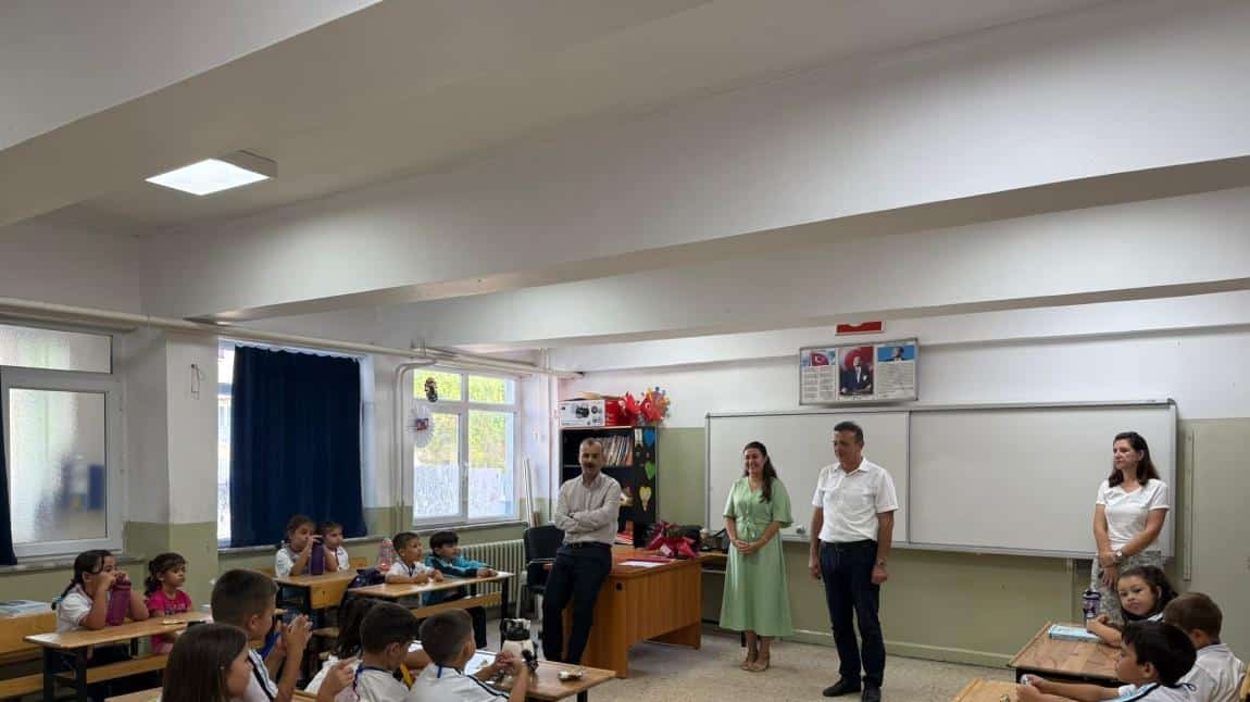 Kaymakam Kerem YENİGÜN'den Uyum Haftası Kapsamında Okul Ziyareti